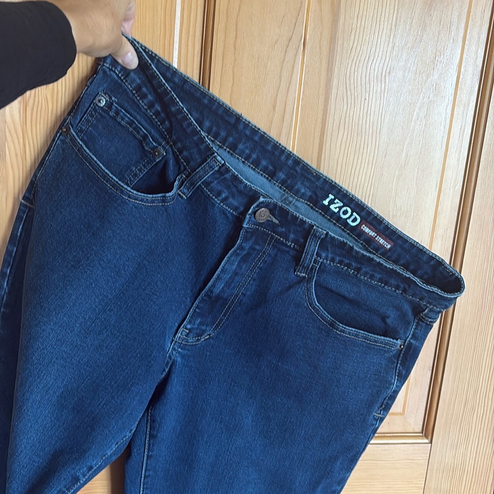 Men’s iZOD comfort stretch, jeans. Worn only once. Excellent condition.36x34